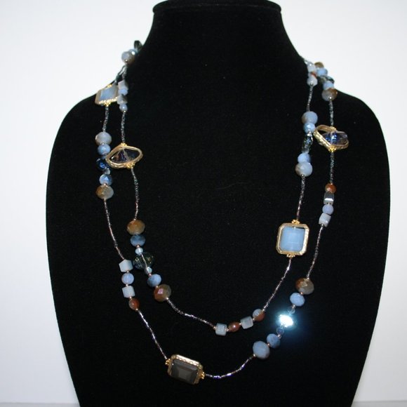 Vintagejelyfish Jewelry - Beautiful blue crystal and gold necklace 50"